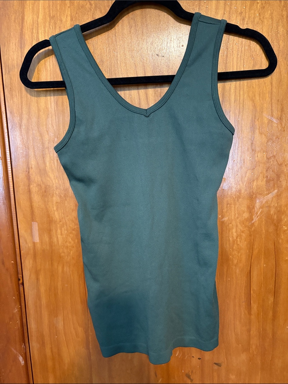 NWOT - Lularoe Women's Seamless Ribbed V-Neck Tank Top - Forest Green